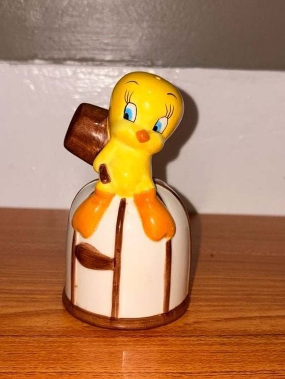 Vintage 1993 Looney Tunes Tweety Bird in Birdcage Salt or Pepper Shaker